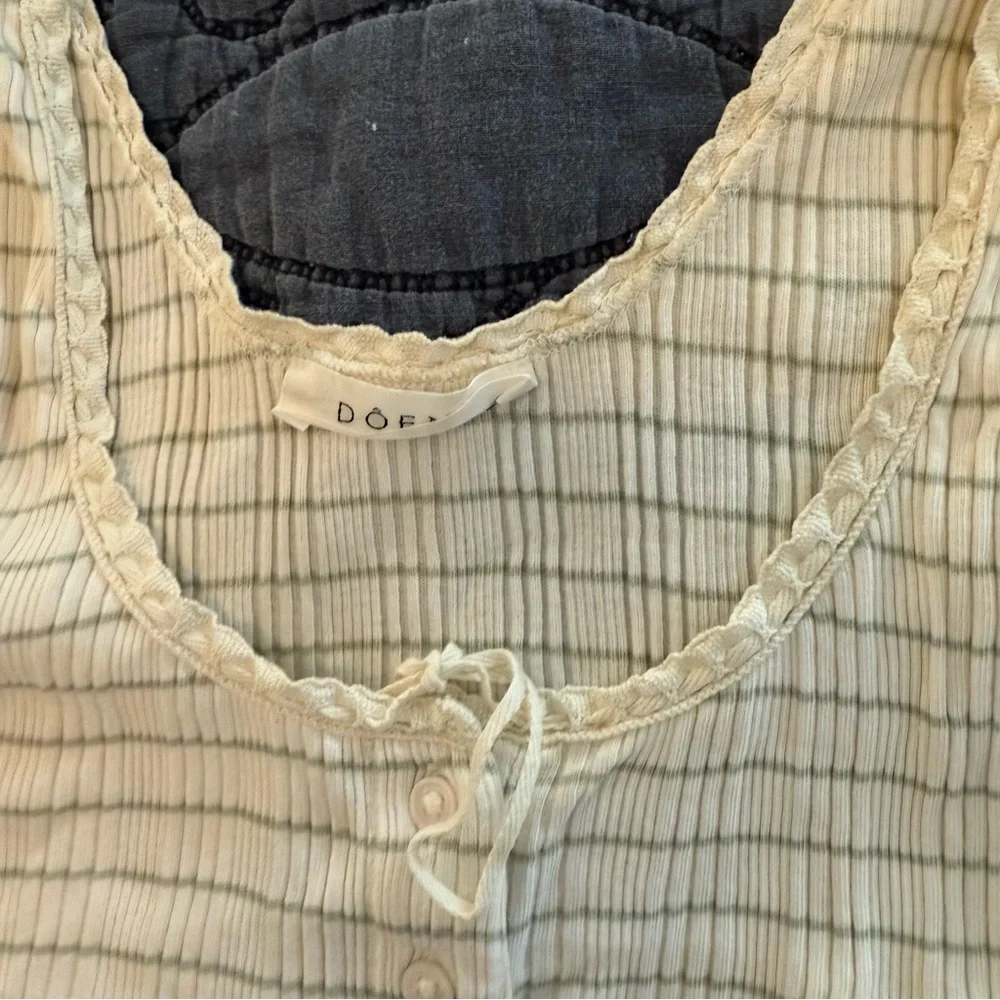 Doen Cream Ribbed Button Front Tank - Picture 2 of 3